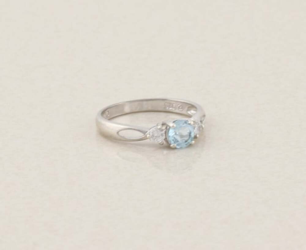 Sterling Silver Natural Sky Blue Topaz and Cubic Zirconia Ring Size 8 - Picture 4 of 7